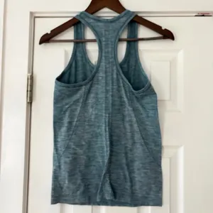 Lululemon Tank Top Swiftly Blue Green Tank Top Size‎ 6 EUC thumbnail 4