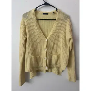 ATM S Cashmere Deep-V Cardigan in Light Yellow thumbnail 2