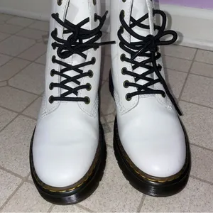 Dr. Martens Zavala White Leather Combat Boots Women Size 37 EU 6.5 US Grunge thumbnail 2
