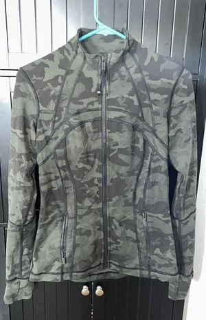Lululemon Camo Define Jacket size 6 thumbnail 1