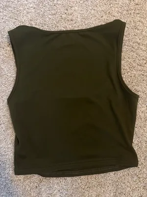 Sleeveless Scoop Neck Crop Tank Top - Olive Green thumbnail 1