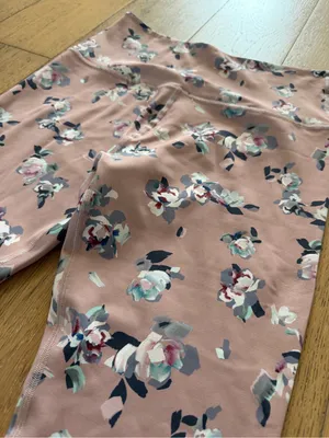 Women’s Beyond Yoga Floral Pink Leggings thumbnail 2