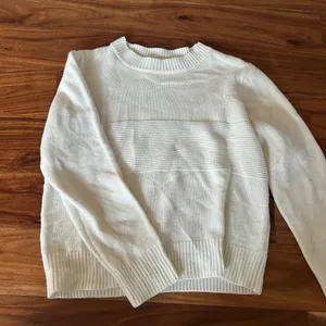 Beginning Boutique Cream Sweater Short Set thumbnail 4