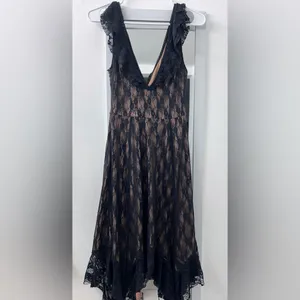 Kimchi Blue Indy Lace Midi Dress. Urban Outfitters. Small thumbnail 8