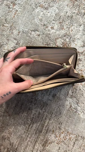 Michael Kors Wallet thumbnail 2