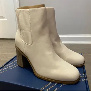 NEW Dr. Scholl's Shoes Women's Ride Away Mid Shaft Boots Calf in White Cap thumbnail 1