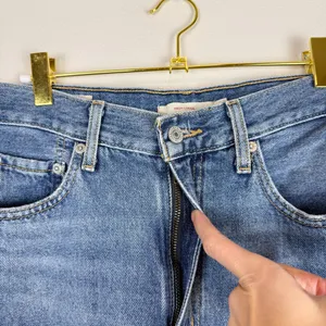 Levi’s Premium High Loose Distressed Wide Leg Jeans‎ Size 26 thumbnail 8