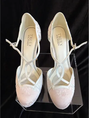 Truly Zac Posen Women's White Lace High Heel Platform Pumps with Ankle Strap thumbnail 4