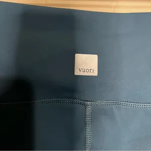 Vuori Racer Blue Gray Side Stripe High Rise Athletic‎ Leggings thumbnail 6