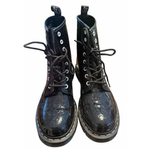 Dr Martens 1460 Women Size 9 Jungle Patent Leather Flower Emboss Boot Black thumbnail 2