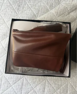 Amazon Brown Knee thumbnail 3