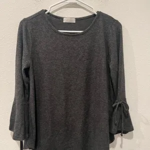 Gray Women's Top with Bell Sleeves Size M by Rialin thumbnail 2