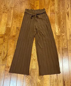 Brown Pleated Wide thumbnail 1