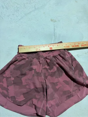 Lululemon track that mid-rise Women's lined brier rose Camo Athletic Shorts 2 thumbnail 3