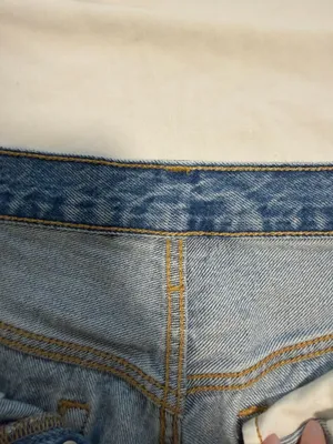 Levi’s Mid-Rise Shorts 501 thumbnail 3