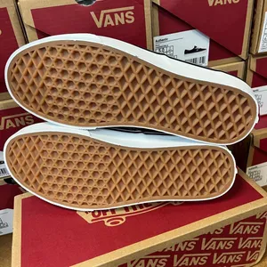 Vans Women's Black Trainers thumbnail 7
