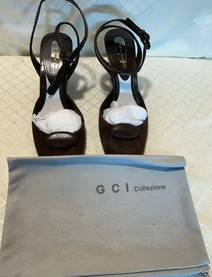 Collezioni slingback heels feature a pointed toe and an adjustable ankle strap with a block heel thumbnail 11