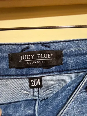 Women’s Judy Blue Relaxed Fit Distressed Raw Hem Jeans thumbnail 2