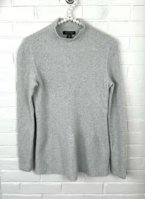 Saks Fifth Avenue Grey Ribbed Cashmere Knit Sweater Size M thumbnail 1