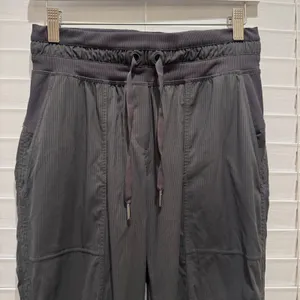 Lululemon Beyond the Studio Jogger Women 4 Grey Excellent Pinstripe LW6CDQS‎ thumbnail 2