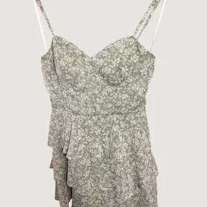 By & By Sage Green Floral Tiered Ruffle Mini Dress Sweetheart Neck Size M thumbnail 4