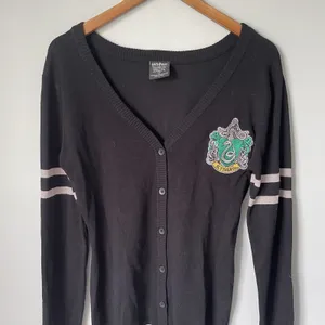 Warner Bros. Harry Potter Slytherin Cardigan Sweater Black Women's Size Medium thumbnail 3