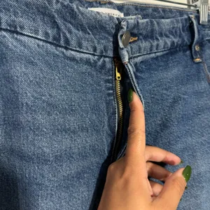 Good American The Weekender Indigo Wash Raw Hem Jean Size 18 Minimalist Casual‎ thumbnail 8