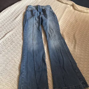 Jeans thumbnail 1