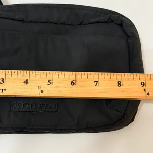Athleta All About Large Crossbody Belt Bag‎ in Black thumbnail 7