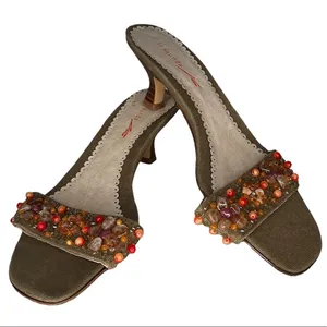 Le Saunda Beaded Kitten Heels Size 6.5 thumbnail 1