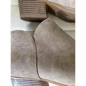 Maurices Bella Chop Out Ankle Boots Taupe Tan Reptile Texture Pointed Toe 7M thumbnail 5