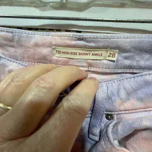 Levi’s 721 high rise skinny ankle size 28 pink purple tie dye. thumbnail 7