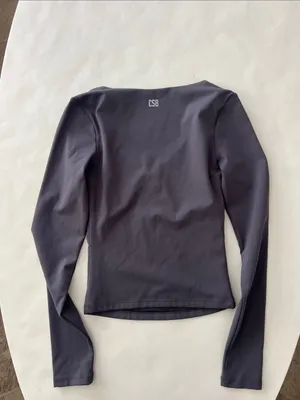 CSB Crop Shop Boutique Freedom Alina Gray Longsleeve V Neck Workout Top S $79 thumbnail 3