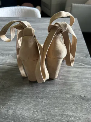 Heels Tan Size 7.5 thumbnail 3
