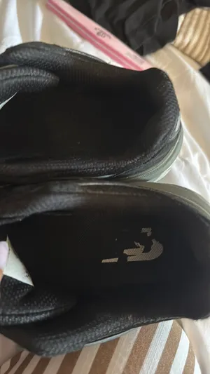 New Balance 990 v5 Black and Gray Athletic Shoes thumbnail 13