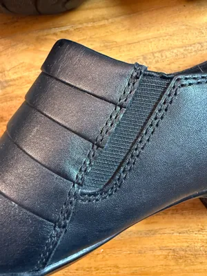 Clarks Bendables Ingalls Falls Black Leather Ruched Button Ankle Bootie Size 7.5 thumbnail 7