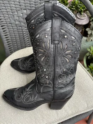 Cheyenne Women's Black Western Studded Heeled Boots Size 6.5 thumbnail 4