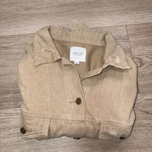 Le Lis Boutique Tan Cropped Jacket Size Small thumbnail 2