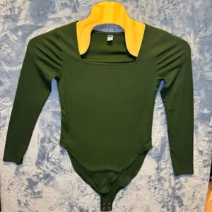 1927 |‎ Old Navy Ribbed Square Neck Long Sleeve Bodysuit Green Women Large thumbnail 1