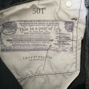 Levi's Premium 501‎ sz 26 gray distressed jean shorts thumbnail 10