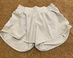 Lululemon Hotty Hot 2.5” Shorts thumbnail 1