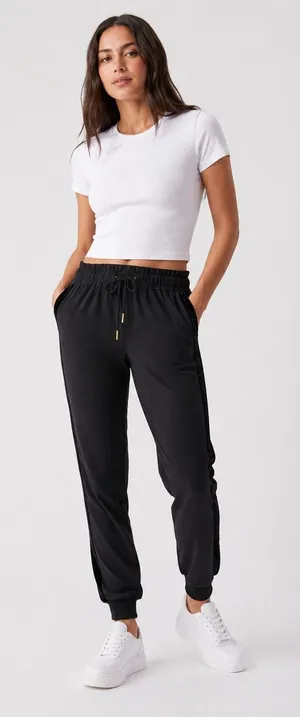 Lululemon On The Fly Black Velvet Trim Drawstring Jogger Pants Womens‎ Size 2 thumbnail 1
