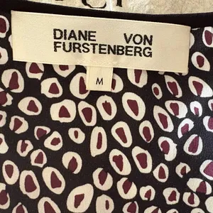 DIANE VON FURSTENBERG Sleeveless Draped Blouse thumbnail 3