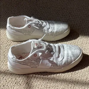 Roxy White Slip-On Snake Pattern Sneakers thumbnail 5