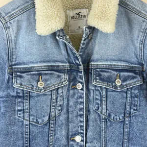 Hollister Women’s Size M Blue Denim Jacket Faux Shearling Lined thumbnail 5
