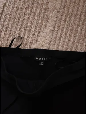 Motel Rocks Black Capris thumbnail 2