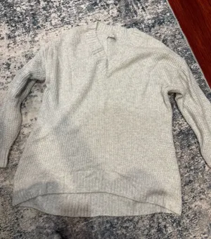 American Eagle V-Neck Sweater thumbnail 1