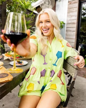 Queen of Sparkles Wine Romper Green Sequin Short Sleeve QOS Size Small S * thumbnail 1