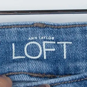 Ann Taylor Loft Curvy Cuffed Crop‎ Jeans Sz 26/2T thumbnail 3