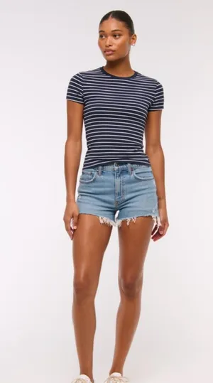 Abercrombie High Rise Mom Short thumbnail 1